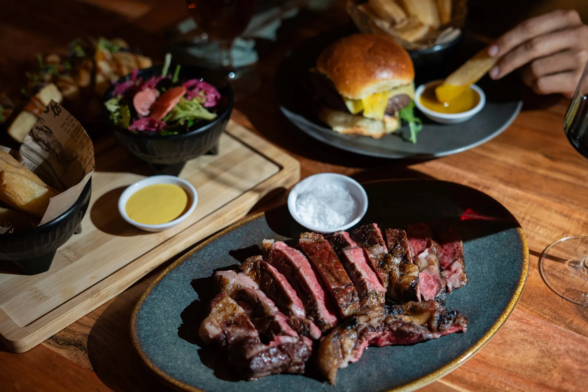 Mantener Restaurant and Cocktails